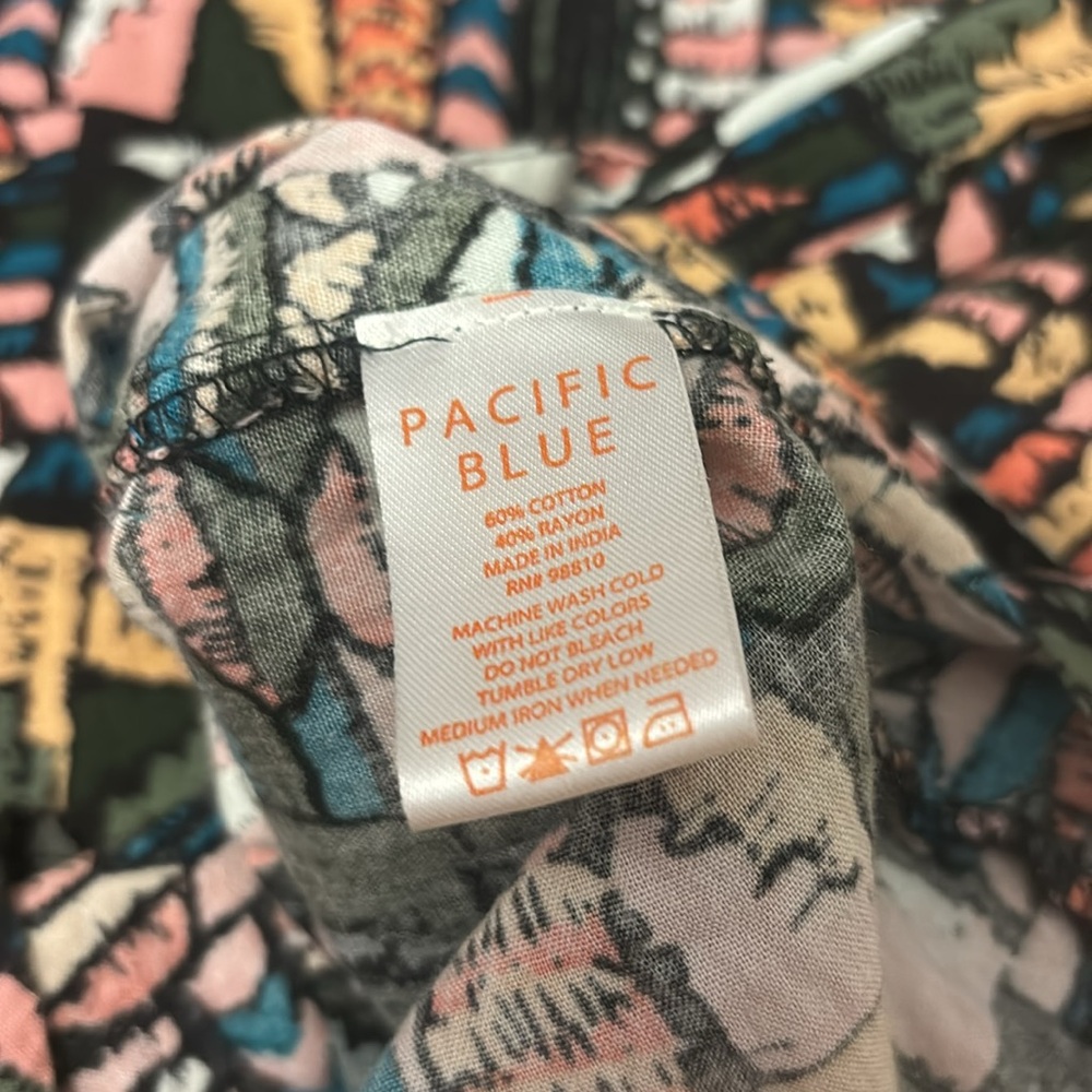 Lightweight Patterned Button Down - Picture 4 of 7
